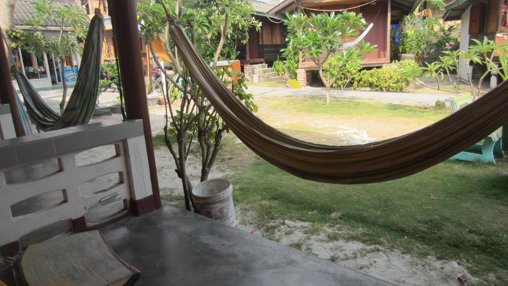 Charung Beach Hat Rin Buitenkant foto