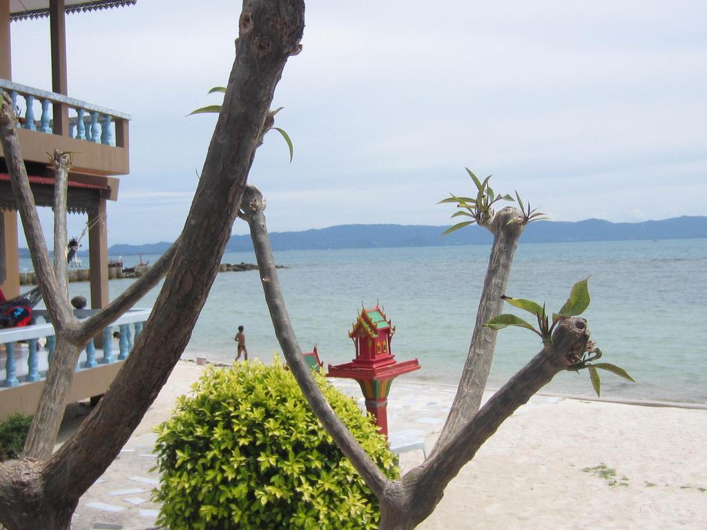 Charung Beach Hat Rin Buitenkant foto